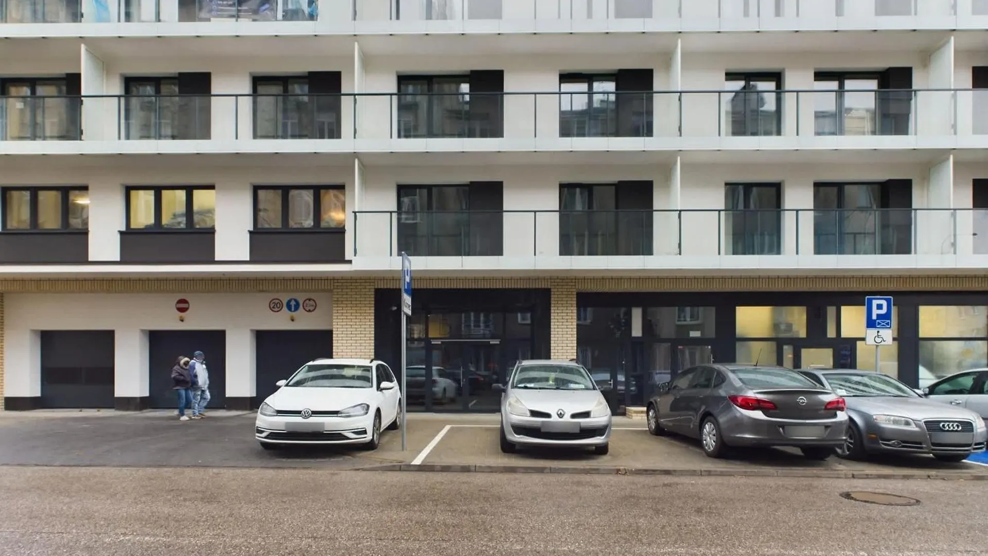 Modern And Comfortable Studios With Smart Tvs Near Pge By Noclegi Renters 0*, Warschau
