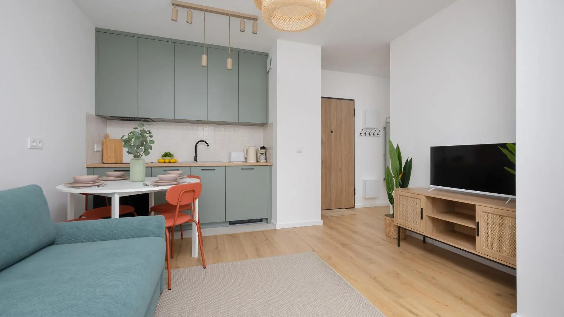 Appartement Modern And Comfortable Studios With Smart Tvs Near Pge By Noclegi Renters