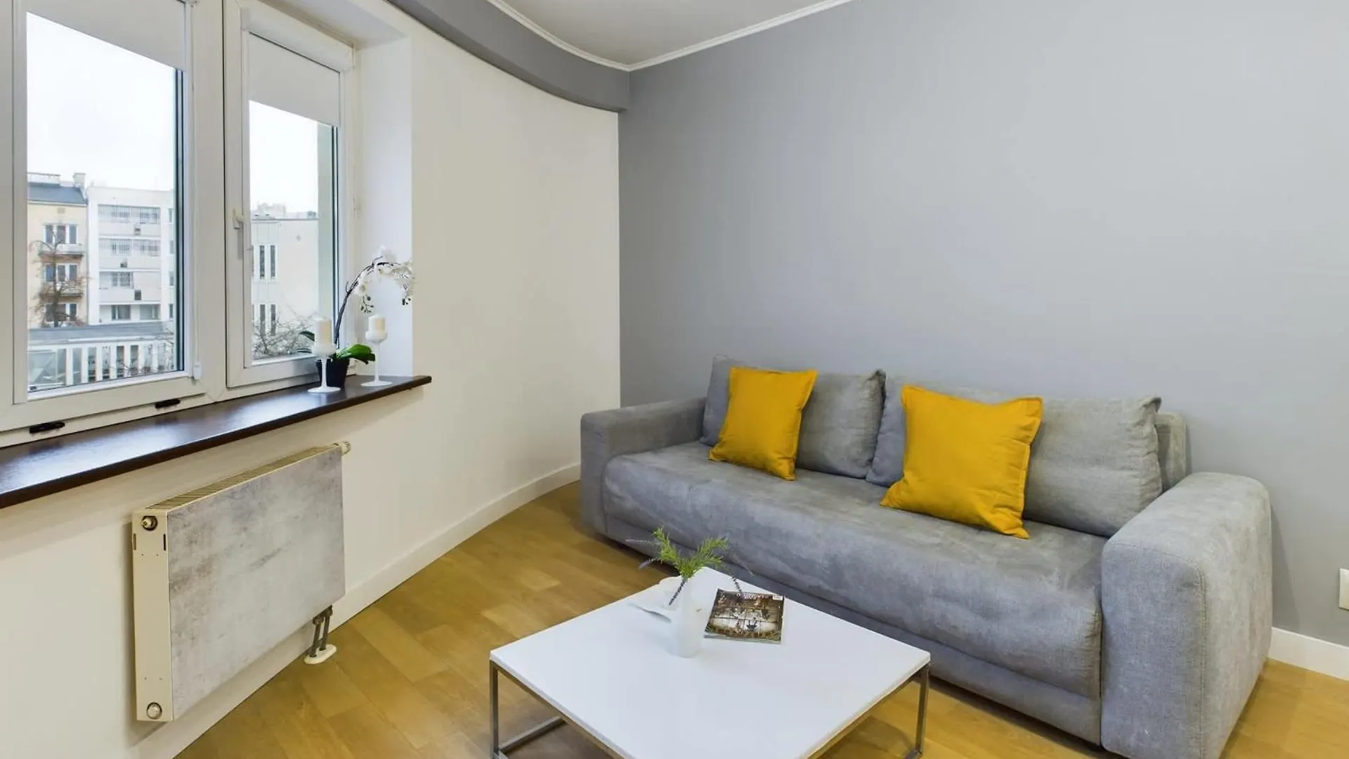 Modern And Comfortable Studios With Smart Tvs Near Pge By Noclegi Renters