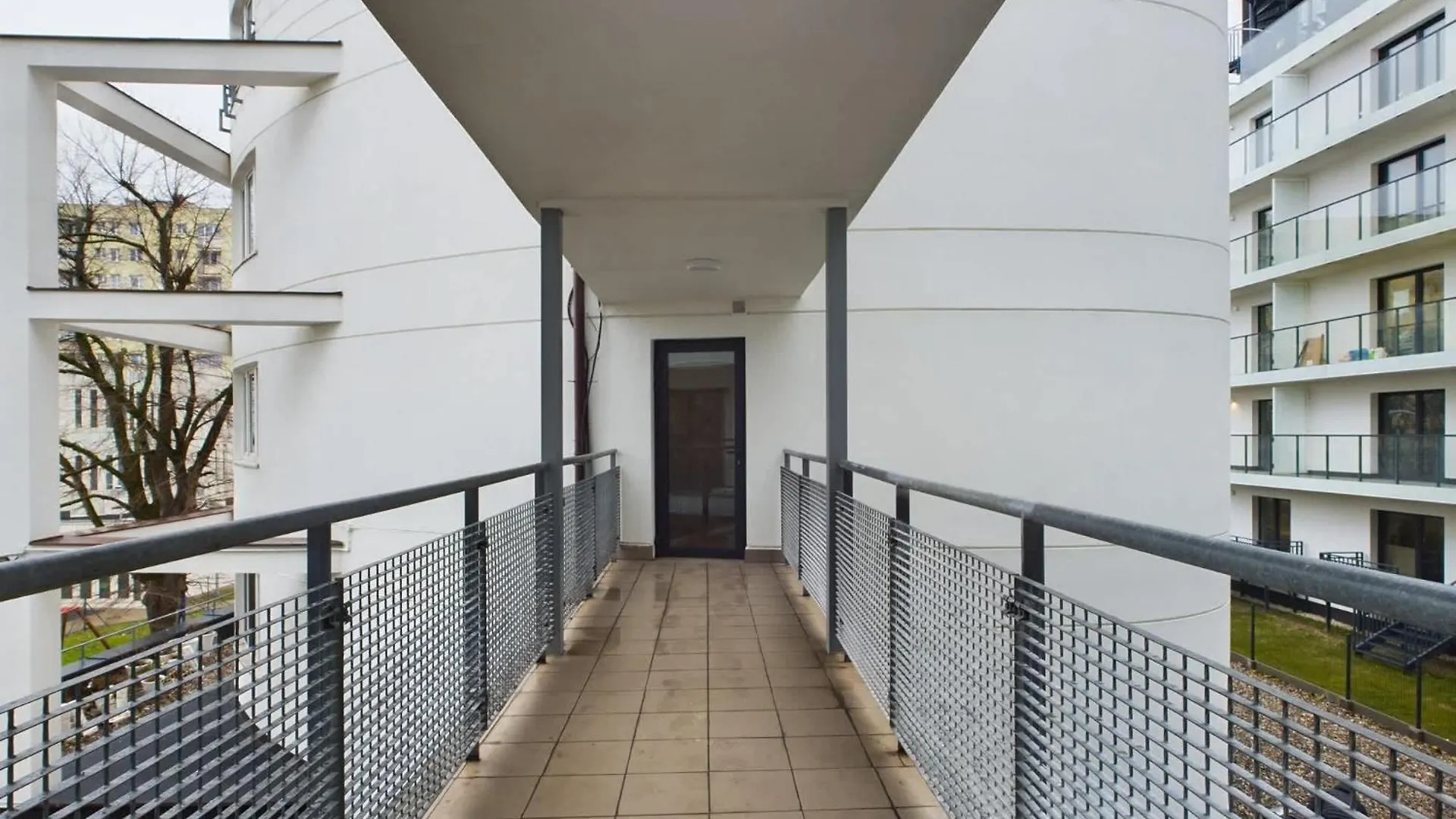 Modern And Comfortable Studios With Smart Tvs Near Pge By Noclegi Renters Apartament Warszawa