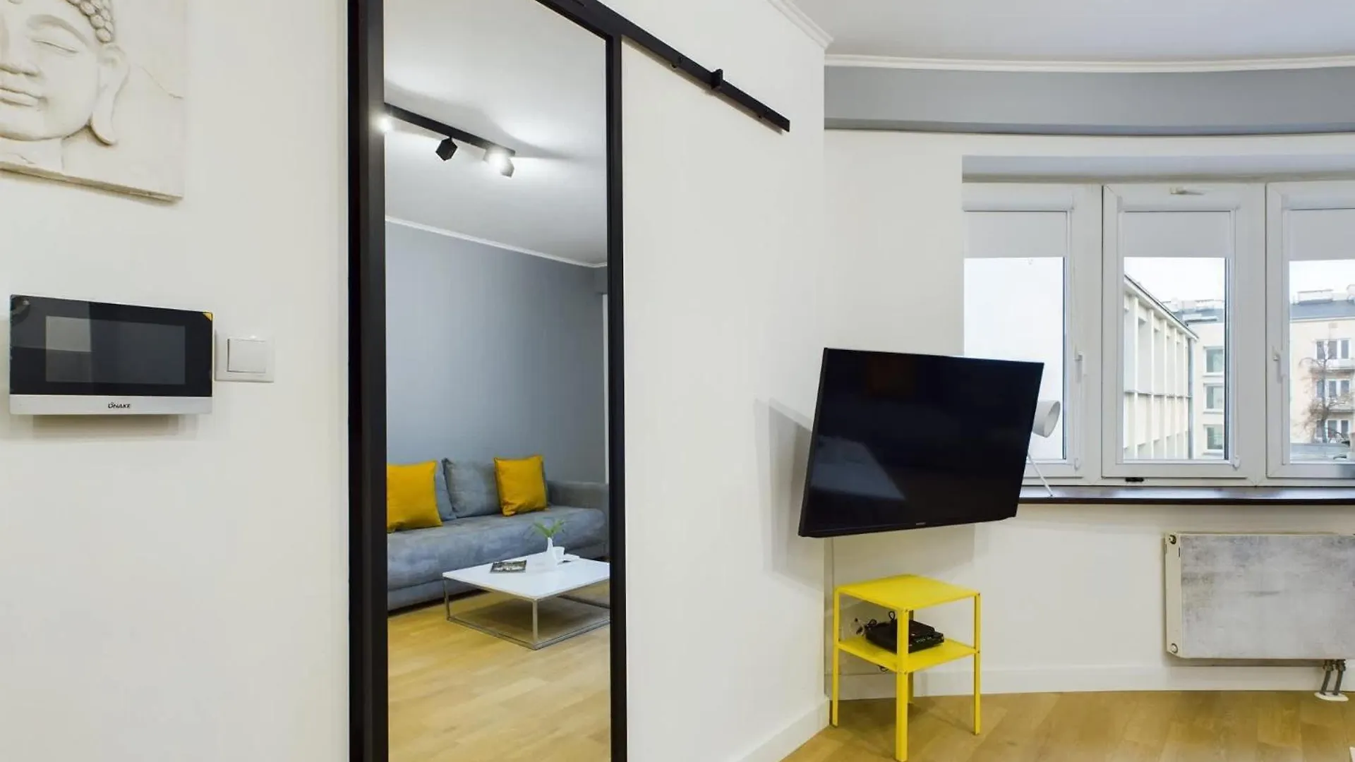 Modern And Comfortable Studios With Smart Tvs Near Pge By Noclegi Renters Warszawa