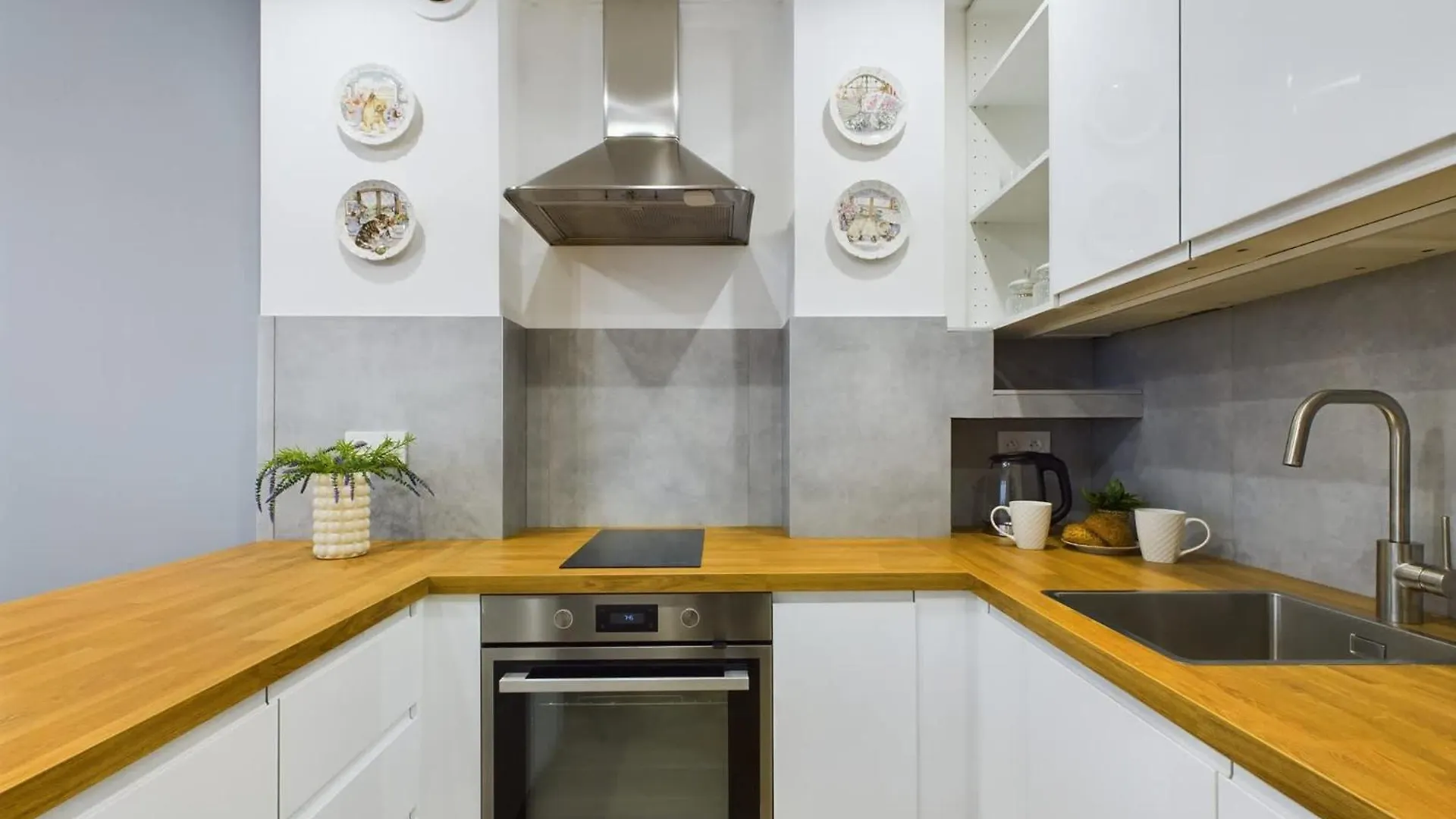 Apartament Modern And Comfortable Studios With Smart Tvs Near Pge By Noclegi Renters