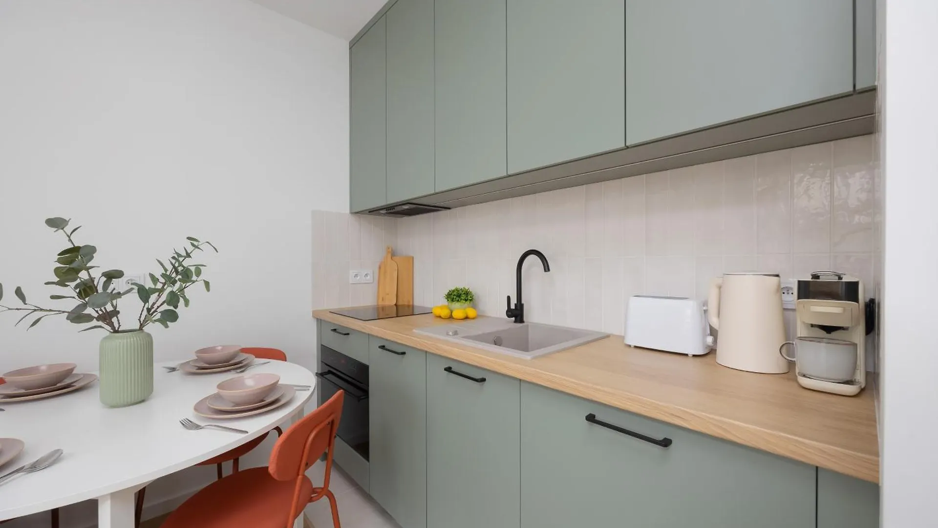 Modern And Comfortable Studios With Smart Tvs Near Pge By Noclegi Renters 0*, Warszawa Polska